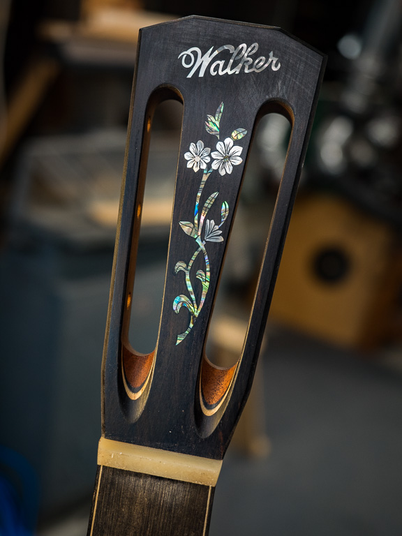 The flower vine fitted to a slot head.